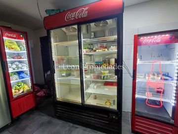 Leon Propiedades vende llaves de excelente y prestigioso restobar en Avenida principal y comercial de la comuna¡¡