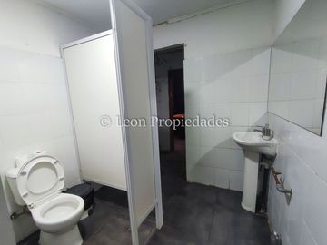 Leon Propiedades vende llaves de excelente y prestigioso restobar en Avenida principal y comercial de la comuna¡¡