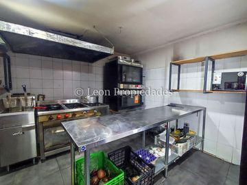 Leon Propiedades vende llaves de excelente y prestigioso restobar en Avenida principal y comercial de la comuna¡¡