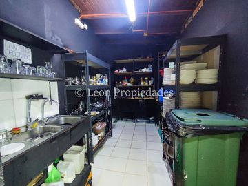Leon Propiedades vende llaves de excelente y prestigioso restobar en Avenida principal y comercial de la comuna¡¡
