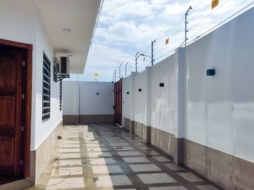 Casa en Venta en Crucita, Manabí