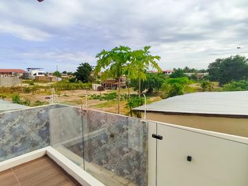 Casa en Venta en Crucita, Manabí