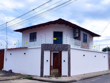 Casa en Venta en Crucita, Manabí