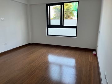 VENDO DPTO. MIRAFLORES ESTRENO FRENTE A PARQUE