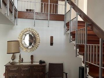 VENDO CASA SAN ISIDRO AMPLIA MUY BIEN UBICADA COMERCIO VECINAL