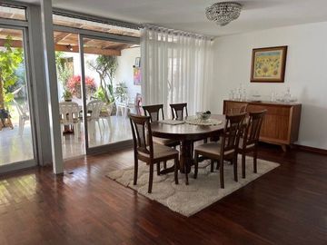 VENDO CASA SAN ISIDRO AMPLIA MUY BIEN UBICADA COMERCIO VECINAL