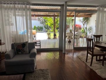 VENDO CASA SAN ISIDRO AMPLIA MUY BIEN UBICADA COMERCIO VECINAL