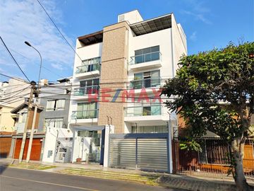 Se Vende Dúplex + 2 Cocheras + 1 Depósito En San Borja