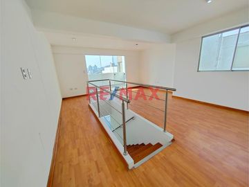 Se Vende Dúplex + 2 Cocheras + 1 Depósito En San Borja