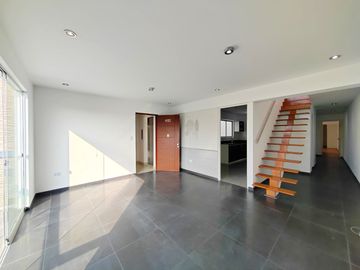 Se Vende Dúplex + 2 Cocheras + 1 Depósito En San Borja
