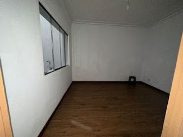 VENDO DPTO TIPO CASA PTA CSLLE LINCE CERCA AV 2 DE MAYO AC 192 M2 COCHERA