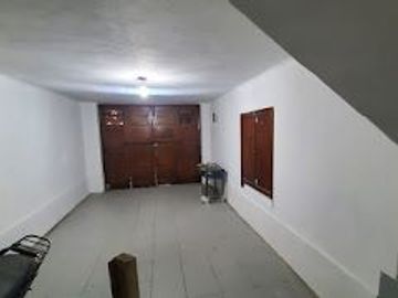 VENDO DPTO TIPO CASA PTA CSLLE LINCE CERCA AV 2 DE MAYO AC 192 M2 COCHERA