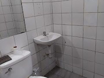VENDO DPTO TIPO CASA PTA CSLLE LINCE CERCA AV 2 DE MAYO AC 192 M2 COCHERA