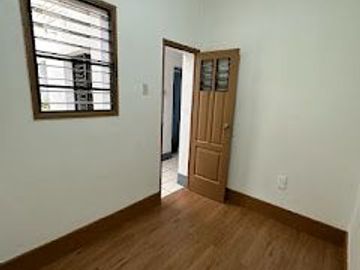 VENDO DPTO TIPO CASA PTA CSLLE LINCE CERCA AV 2 DE MAYO AC 192 M2 COCHERA