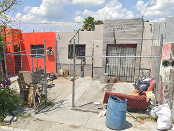 Oportunidad - Casa en Remate Bancario en C. de la Construcción, Barrio de la Industria, Monterrey. (Solo recursos propios)