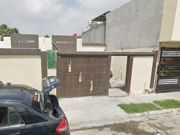 Oportunidad - Casa en Remate Bancario en C. de la Construcción, Barrio de la Industria, Monterrey. (Solo recursos propios)