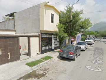 Oportunidad - Casa en Remate Bancario en C. de la Construcción, Barrio de la Industria, Monterrey. (Solo recursos propios)