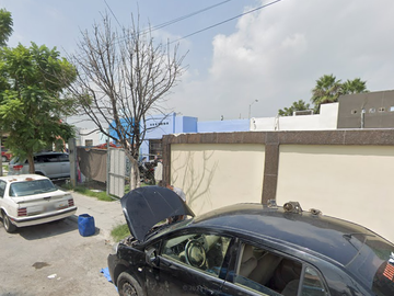 Oportunidad - Casa en Remate Bancario en C. de la Construcción, Barrio de la Industria, Monterrey. (Solo recursos propios)