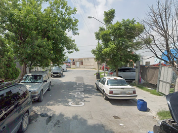 Oportunidad - Casa en Remate Bancario en C. de la Construcción, Barrio de la Industria, Monterrey. (Solo recursos propios)