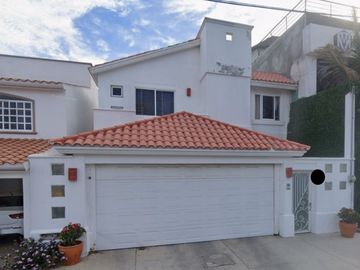 Casa en Remate, cerca de Playa Camarón Sábalo, Zona Hotelera de Alta Plusvalía, Col. Sabalo Country, Mazatlán, Sinaloa