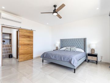Casanita 2-401 Vistamar Santa Barbara AV 2-401, San Jose Corridor