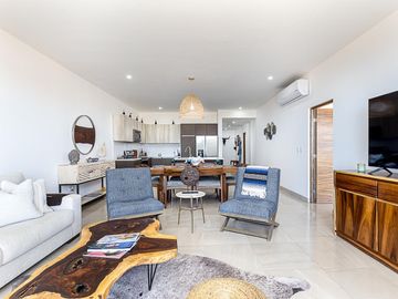 Casanita 2-401 Vistamar Santa Barbara AV 2-401, San Jose Corridor