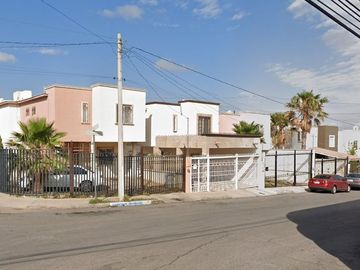 Casa en Remate Bancario, Fracc Cafetales, muy cerca de la UACH, Chihuahua, Chih.