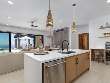 Rolling Hills Casa 16 Blk 26, Pacific