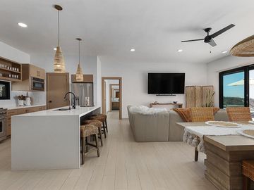 Rolling Hills Casa 16 Blk 26, Pacific