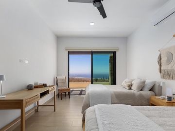 Rolling Hills Casa 16 Blk 26, Pacific
