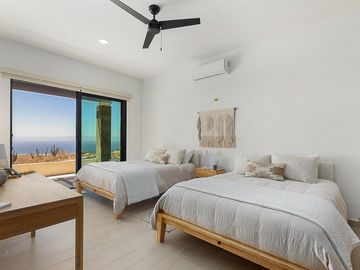 Rolling Hills Casa 16 Blk 26, Pacific