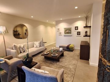 VENTA HERMOSO DEPARTAMENTO CON JARDÍN SECTOR CUMBAYA