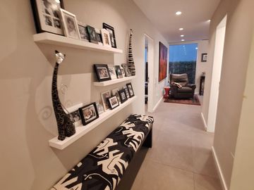 VENTA HERMOSO DEPARTAMENTO CON JARDÍN SECTOR CUMBAYA
