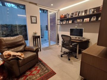 VENTA HERMOSO DEPARTAMENTO CON JARDÍN SECTOR CUMBAYA