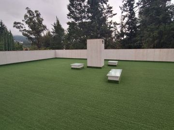 VENTA HERMOSO DEPARTAMENTO CON JARDÍN SECTOR CUMBAYA