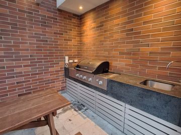 VENTA HERMOSO DEPARTAMENTO CON JARDÍN SECTOR CUMBAYA