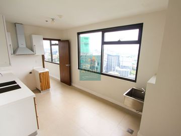 Rare 3BR Brand-new Corner Penthouse Unit at The Alcoves – Cebu Business Park