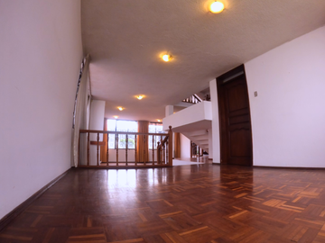 Bella Casa Independiente en Conocoto