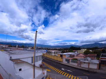 Bella Casa Independiente en Conocoto