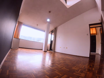 Bella Casa Independiente en Conocoto - Sector Comercial Estratégico