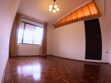 Bella Casa Independiente en Conocoto - Sector Comercial Estratégico