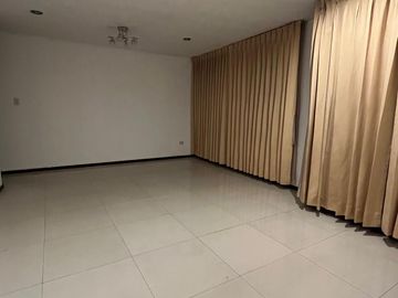 Vendo lindo departamento en cerro colorado cerca plaza las americas $ 110,000