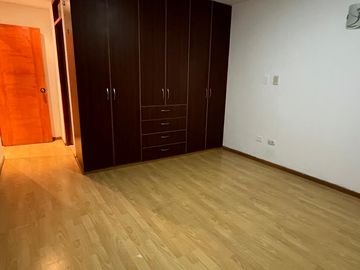 Vendo lindo departamento en cerro colorado cerca plaza las americas $ 110,000