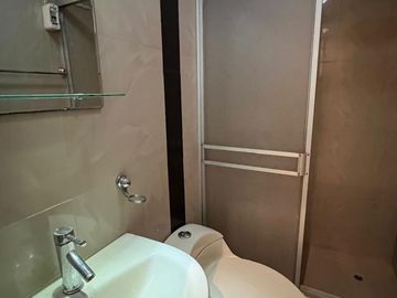 Vendo lindo departamento en cerro colorado cerca plaza las americas $ 110,000