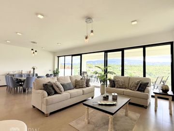 Casa de una planta en Tumbaco, en Venta