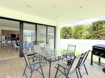 Casa de una planta en Tumbaco, en Venta