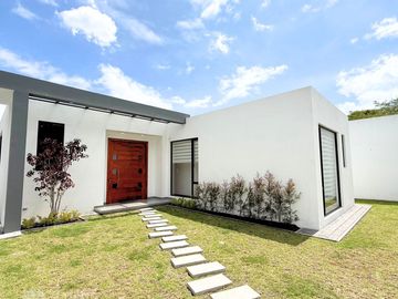 Casa de una planta en Tumbaco, en Venta