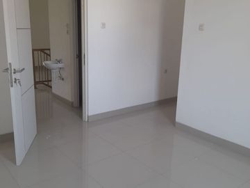 RUMAH RAYA KUTISARI INDAH SIAP HUNI ROW 3MOBIL