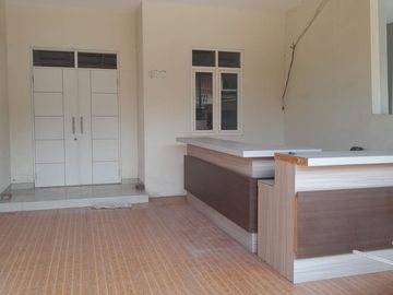RUMAH RAYA KUTISARI INDAH SIAP HUNI ROW 3MOBIL