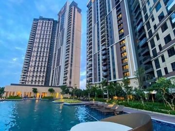 Resale Brandnew Beach Condo Unit in Mandani Bay